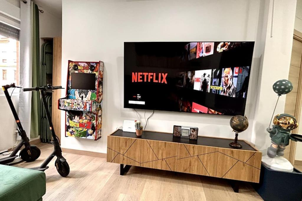 Apartmán Lujo 10 Pax Proyector, Maquina Arcade Y Patinetes Oviedo Exteriér fotografie